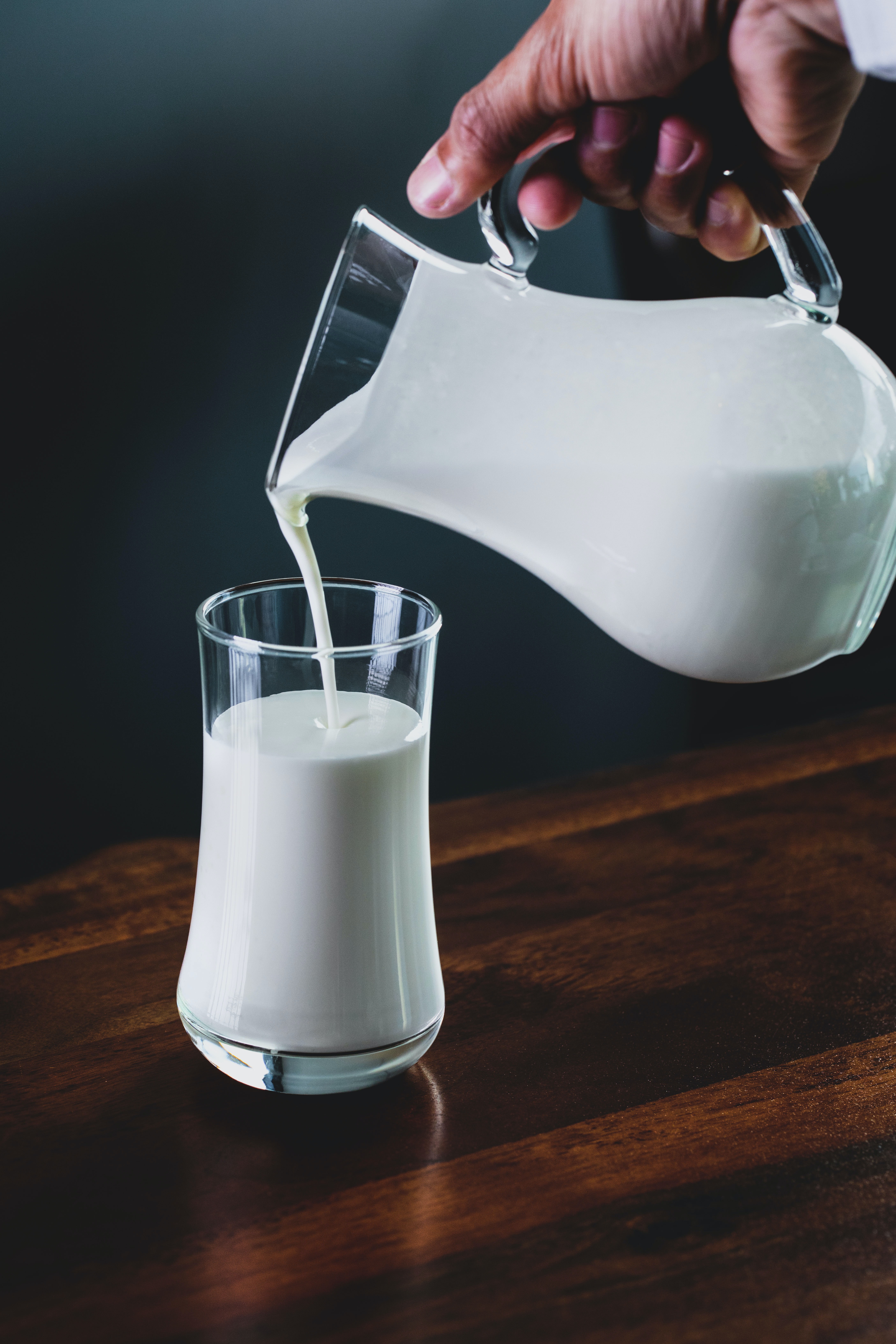 What Milk Is Best for Keto? Your Complete Guide to Keto-Friendly Milk Alternatives